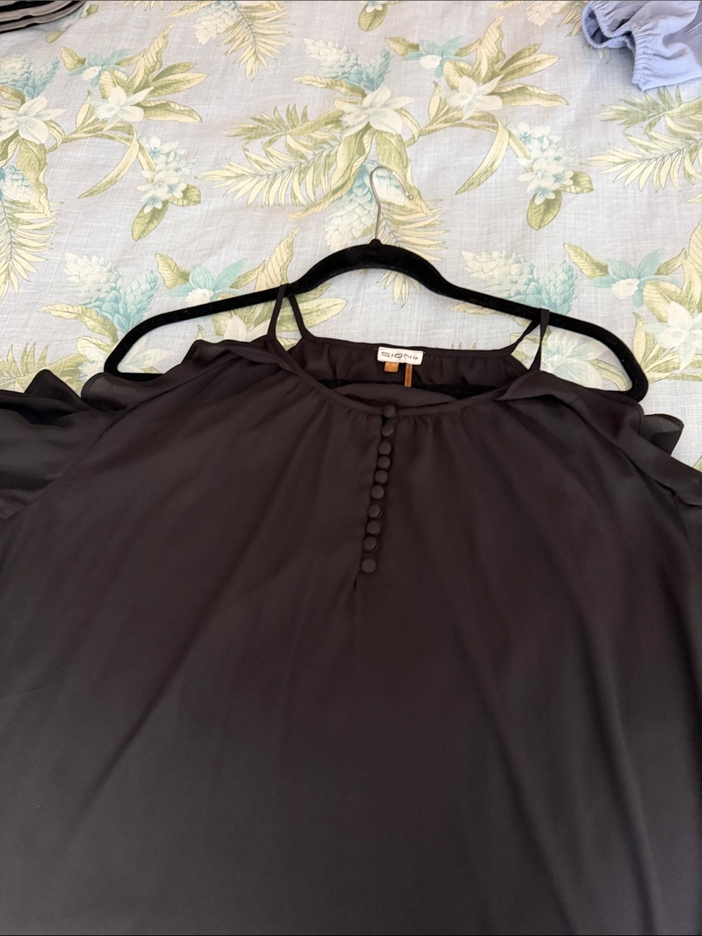 Sioni Black Cold-Shoulder Blouse with Button-Front Detail